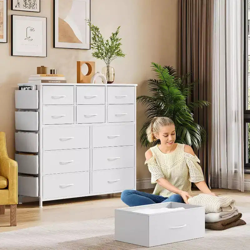 Cassettiera alta 90 cm per camera da letto con 12 cassetti, comò con tasche laterali e ganci, robusto telaio in acciaio, piano in legno, maniglia facile da tirare